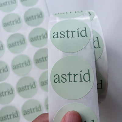 Gli autoadesivi rotondi di stampa adesivi dell'etichetta di immagine su ordinazione del testo impermeabilizzano il rotolo dell'autoadesivo del vinile